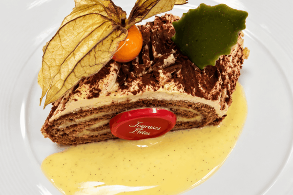 Bûche de Noël – Yule Log with Vanilla Sauce